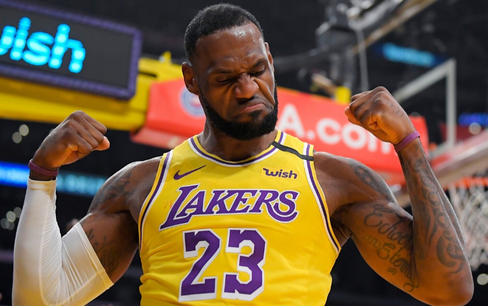SportsbookJazz's tweet photo. #NBA - What's your 🔒 for these games?💰

#SASvsCHA +4 | 212
#BKNvsBOS -6½ | 219½
#MINvsNOP +3½ | 227½
#LACvsOKC -11½ | 248
#GSWvsDEN -15½ | 218½
#TORvsPHX +4½ | 225½
#PHIvsLAL -12 | 220½  
#WASvsSAC -5½ | 234½

#NBATwitter https://t.co/8g6H9cxnr2