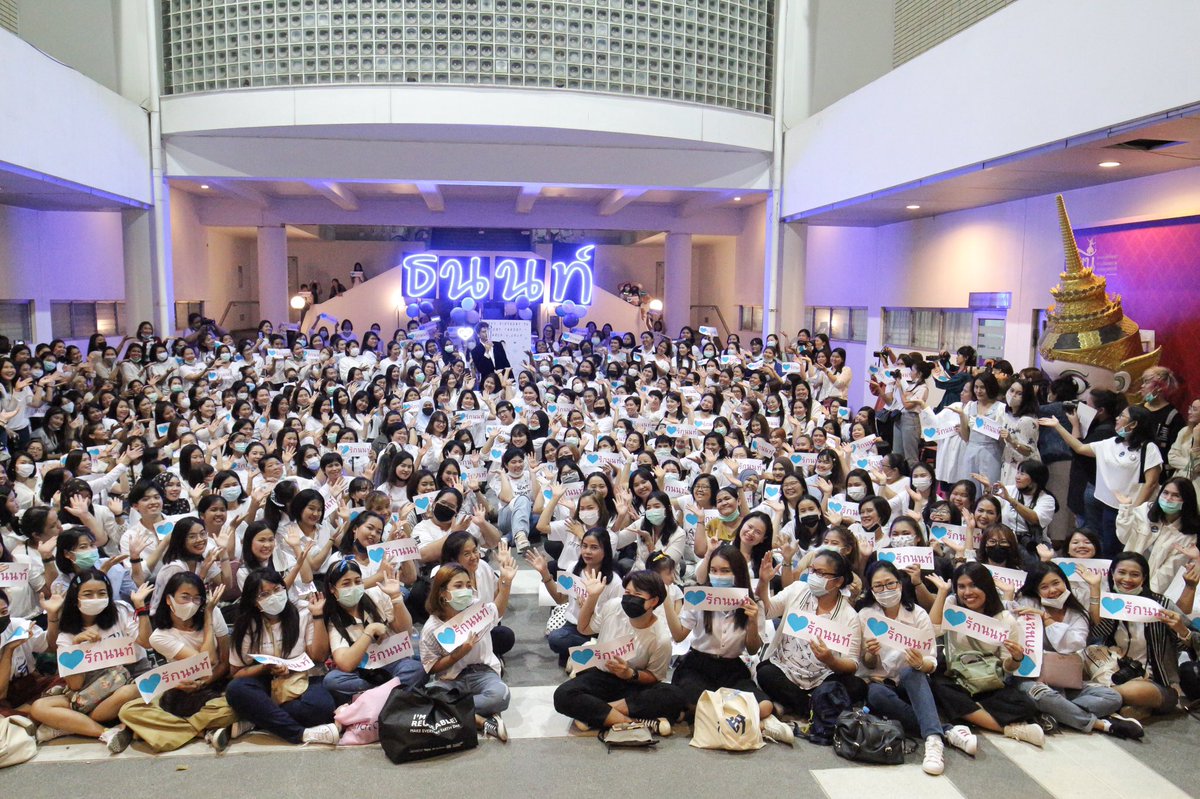 aoy_nontfam's tweet photo. ให้ภาพแทนความรู้สึกนะ (ตื้นตัน)
04.03.2020
#nonttanont
#nontfam
#นนท์ธนนท์ 
#คมชัดลึกอวอร์ดครั้งที่16 
#คมชัดลึกอวอร์ดxNonttanont
#24thHBDNonttanont https://t.co/XosBiI0WmB