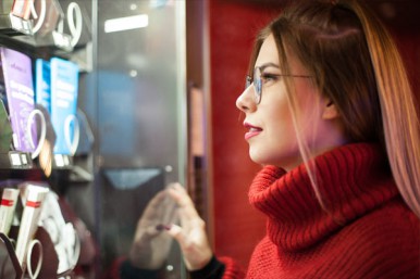cantaloupeinc_'s tweet photo. Gen Z wants to buy clothing from a vending machine - and much more! https://t.co/HuhRqQ0Utl #Retailtech #Fintech #Payments #UnattendedRetail #retail #connectwithusat https://t.co/MbVqqhwA5W