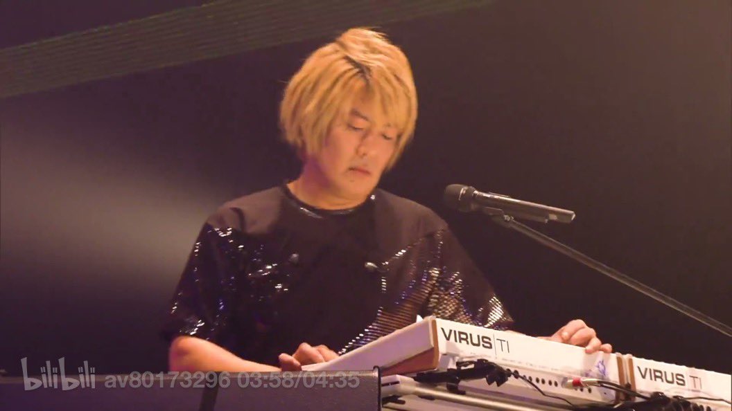 SeverusQin's tweet photo. さっき一番好きのlevel 5 judgelight 幕張のバションの動画を見た
ピクチャを二つキャプチャた https://t.co/rd3TmUyoww