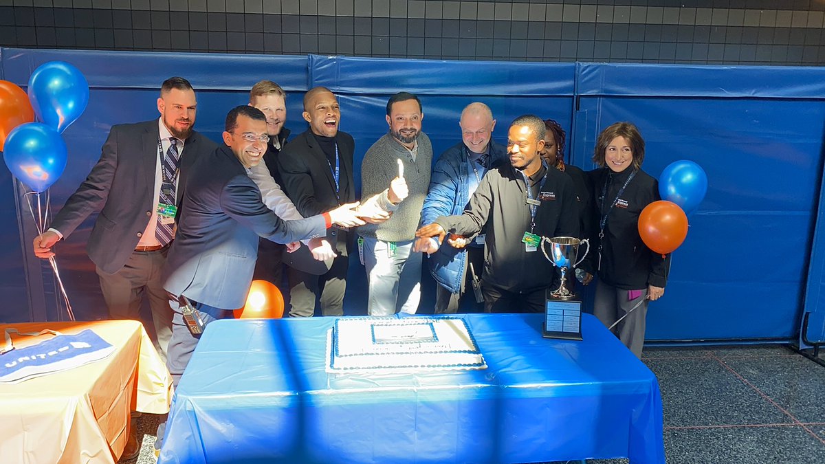 UGE at ORD celebrating 4th Q 2019 Business Partner Hub Wheelchair Championship!  <a href="/weareunited/">We Are United</a> <a href="/JMRoitman/">Jon Roitman</a> <a href="/MikeHannaUAL/">Mike Hanna</a> <a href="/lynda_coffman/">Lynda Coffman</a> @kbbrown86united <a href="/Bdubspub/">Brian Watson</a>