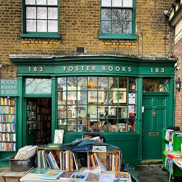 dadederk's tweet photo. #FosterBooks #ChiswickHighStreet, #London. #green https://t.co/WARhvTQ6Rh https://t.co/UkzSWE6Cts