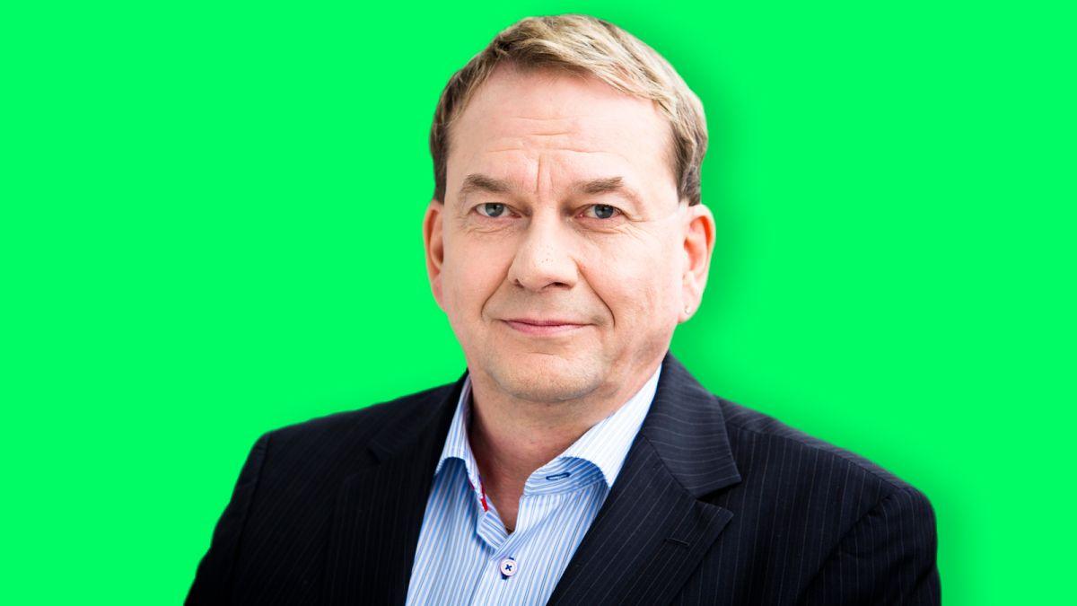 RedHatTelco's tweet photo. #5G must go cloud-native from edge to core - #RedHat's Timo Jokiaho looks at how a services based architecture founded on #OpenSource can unlock the agile advantage, via @5GRadar https://t.co/4ik7gdZP8f https://t.co/9vcjU9bUVL