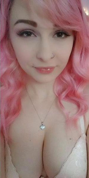 nue_lea's tweet photo. Je suis chaude pour nudes mes plus bas prix sont a 5€ https://t.co/axNyKQQh6L