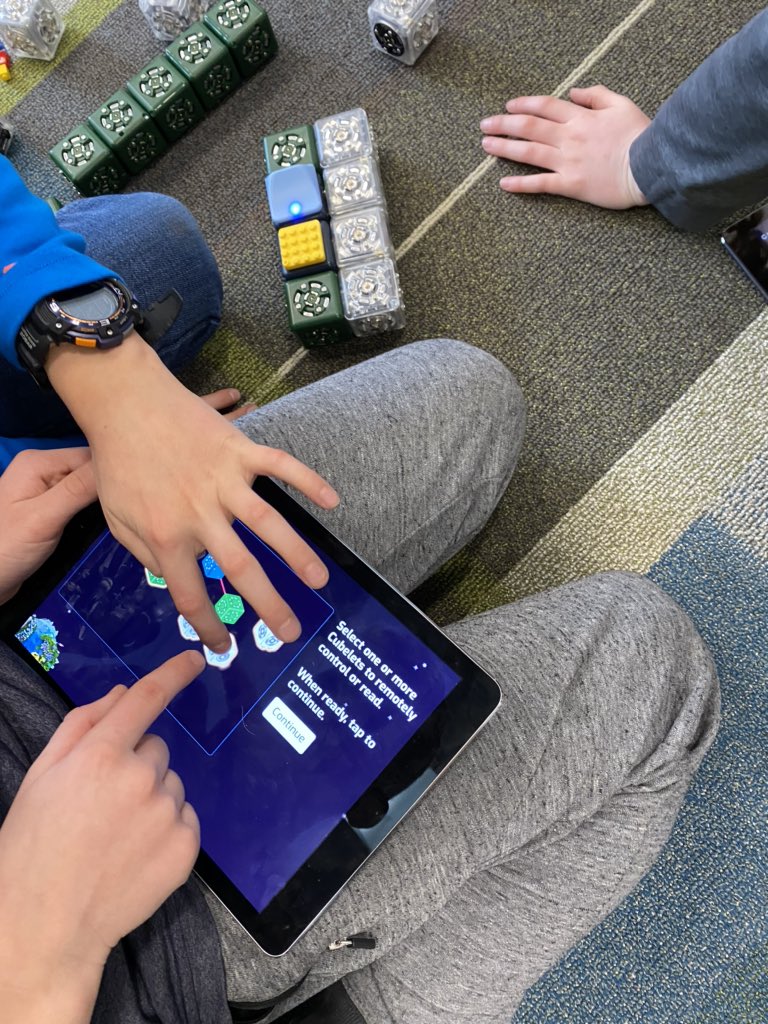 hollgoul's tweet photo. Introduced the Cubelet App today with my Breton Downs group. Learning how data affects the behavior of the robot. And itโs all remote controlled. #modularrobotics @PrincipalCannon @jenkinsdouglas @HeidiKattula https://t.co/e1takfEA8f
