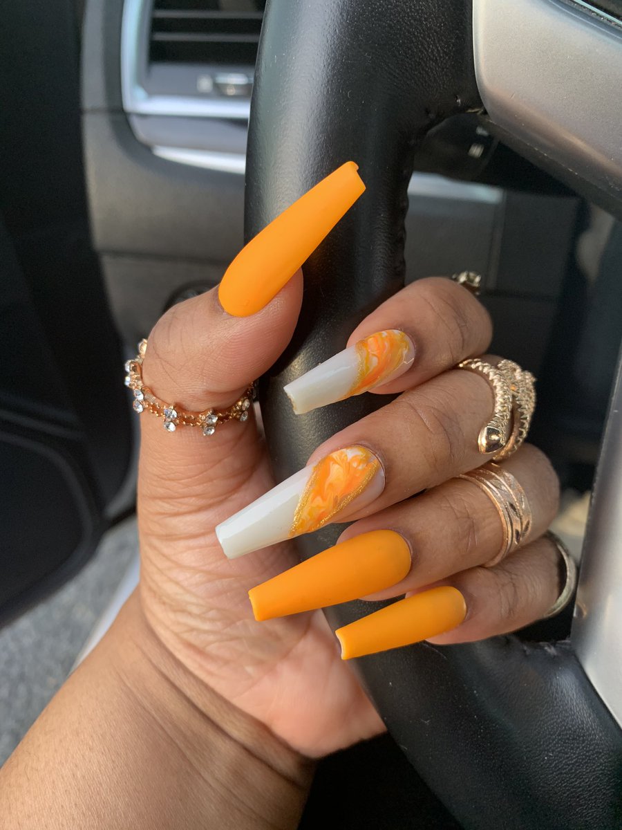 Set is only $25 DM for a custom listing! leluxxbeauty.com (GIMME15) 15% off today.