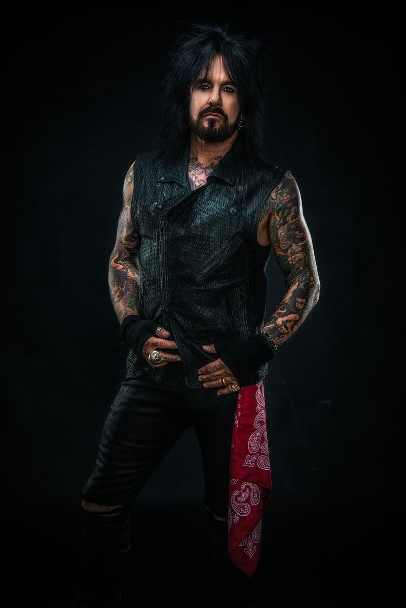 NikkiSixx's tweet photo. Almost tour ready.107 days til opening night @MotleyCrue #TheStadiumTour 📷 By @DustinJackPhoto 🤘🏽 https://t.co/xgoongRv8s