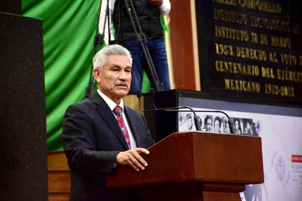 El diputado <a href="/prof_fcoibarra/">Fco. Ibarra Jáquez</a> y los integrantes del #GPdelPRI presentaron un Punto de Acuerdo en el que exhortan a la <a href="/sagdr_dgo/">SAGDR_dgo</a> y a la Secretaria de Hacienda, para que establezcan los pagos pendientes a productores que celebraron contrato con #Aserca