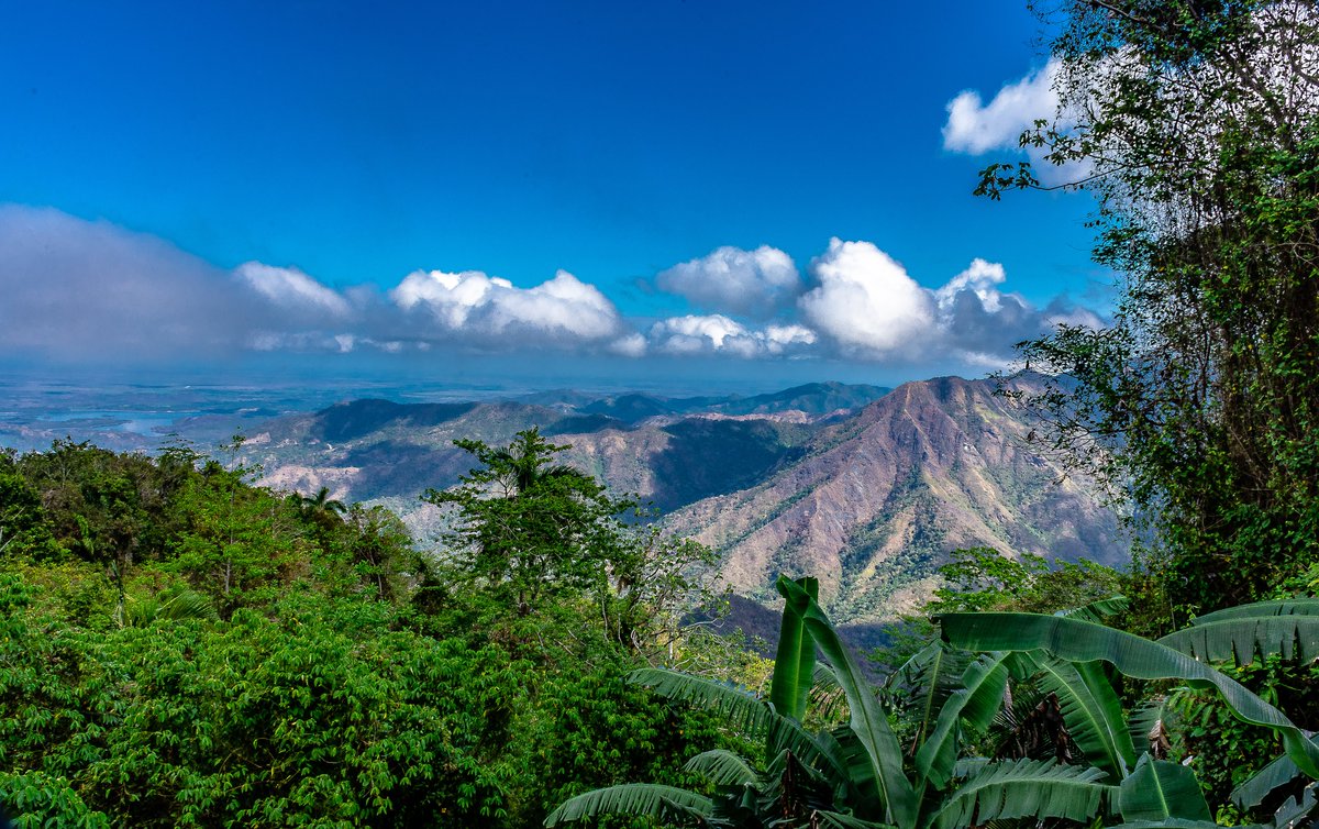 🇨🇺Fueron más de 12 horas de viaje sobre un ómnibus disfrutando el colorido del paisaje campesino entre chistes, risas y anécdotas que interrumpían el sueño y el agotamiento de esta larga travesía. <a href="/radiorebeldecu/">Radio Rebelde - Cuba</a> <a href="/serguymontalvo/">sergei montalvo aróstegui</a> 
👉radiorebelde.cu/noticia/rebeld…