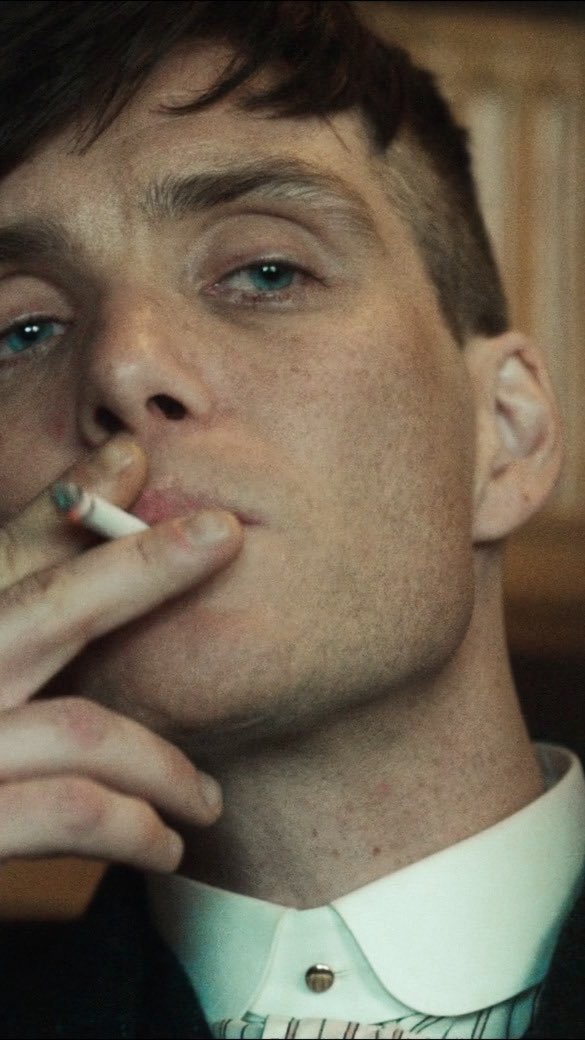 多眼 トミー シェルビー及びキリアンのハーブ煙草の吸い方エロい ニコチン無しのこのハーブ煙草 匂いものすごいいい匂いです T Co Trzemjbatq Twitter