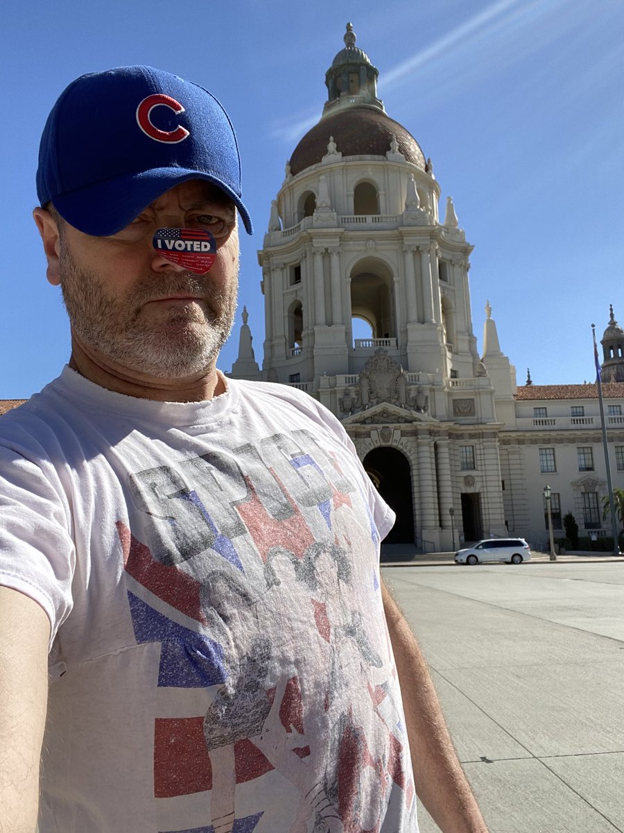 Nick_Offerman's tweet image. I wanted to be a winner so I geared up and went to Pawnee to vote
#VoteWarren