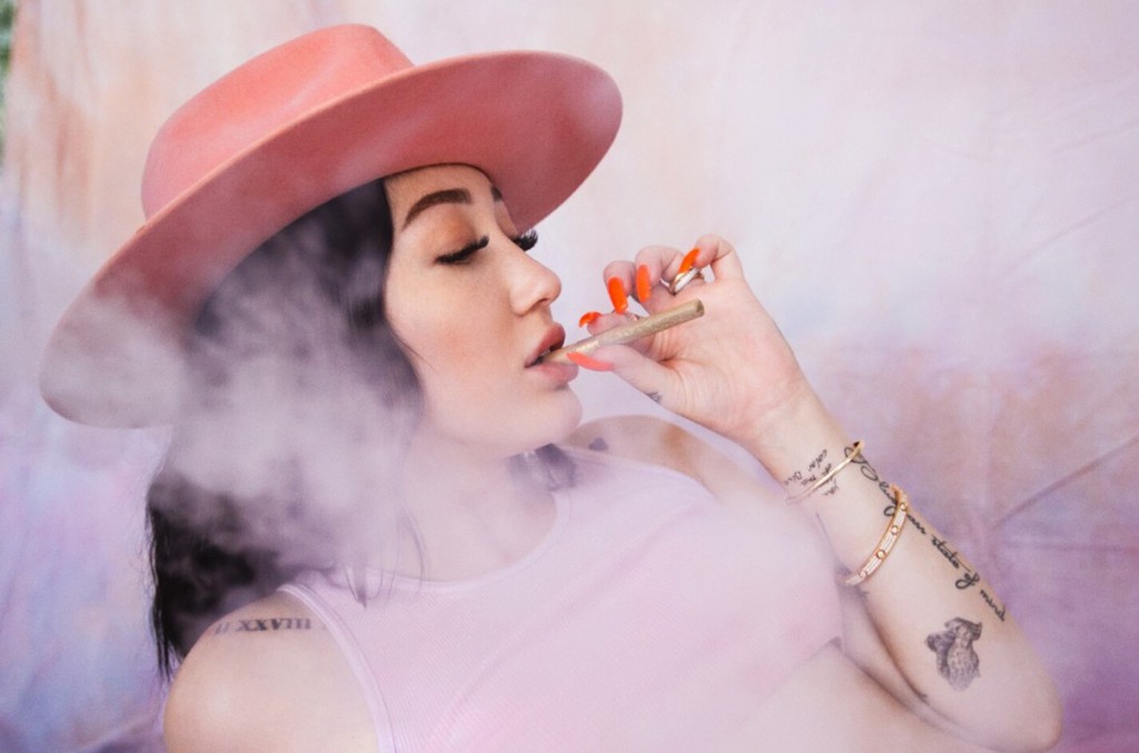 BluePurpleMusic's tweet photo. Noah Cyrus Reveals the Billie Eilish Song That Resonates With Her Most: Takeover Tuesday Playlist https://t.co/PDeMrvPzko #billboard #musicnews #music https://t.co/T1jHtaM4bA