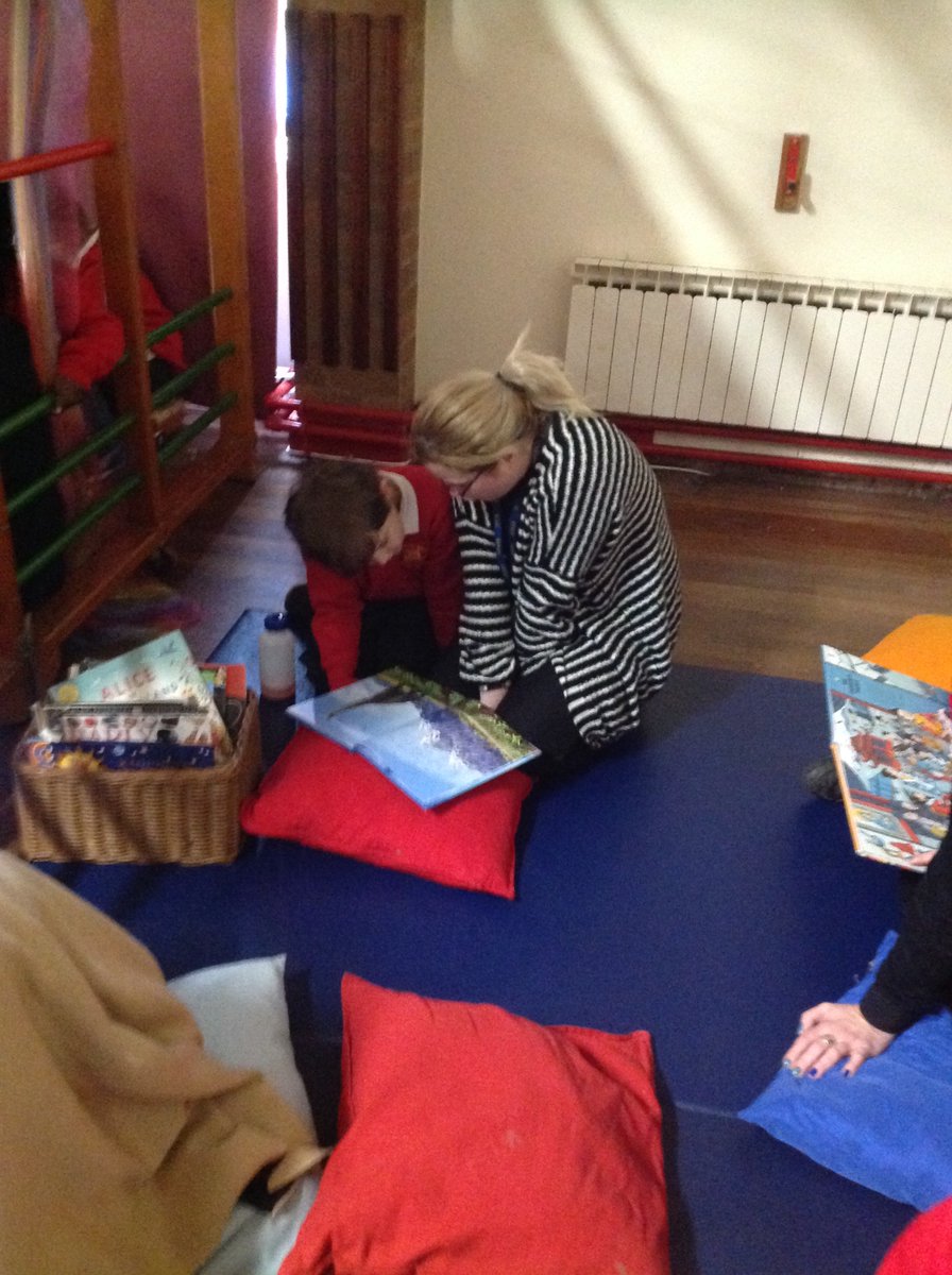 natsut1990's tweet photo. Year 3 enjoyed sharing stories with their parents this afternoon. Thank you to all that came. @NorthManorAcad  @VicAcademies #fides https://t.co/nwASGrLnyQ