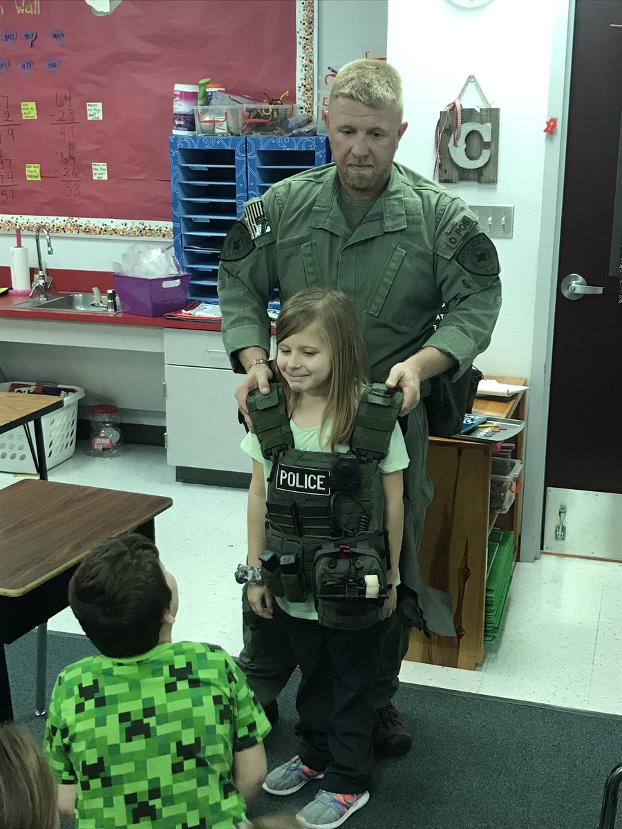 Carters2ndGrade's tweet image. Thanks Mr. Collins for reading Green Eggs &amp;amp; Ham to our class! And for telling us all about your job as a SWAT team officer, too. @LorenaPrimary #LISDFutureFocus #ReadAcrossAmerica