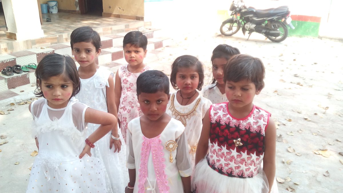 ActivitiesAnd's tweet image. 'निष्ठा' प्रशिक्षण में प्रतिभाग करते
 हुए परिषदीय विद्यालय के बच्चे।
जिस निष्ठा, खुशी और ईमानदारी
 से ये बच्चे प्रतिभाग कर रहे हैं उसी
प्रकार शिक्षकों को इन बच्चों का imitation
करना होगा।