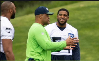 WSFCA1's tweet photo. Going to the Seattle Glazier clinic presented by the WSFCA?  Don't wait to sign up for the Hall of Fame Dinner presented by the Seattle Seahawks for only $20! 

https://t.co/Z2wDaY6f95

Speaking will be Seahawk Coach Ken Norton Jr and a Seahawks legends. Spots are going fast... https://t.co/5h6DLVJsCs