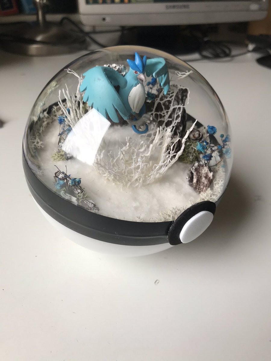 PokemonSerbal's tweet photo. Una pasada la Pokéball personalizada hecha por @LauraSaiz17! Muchas gracias ✨ https://t.co/6SVKp6X6dJ