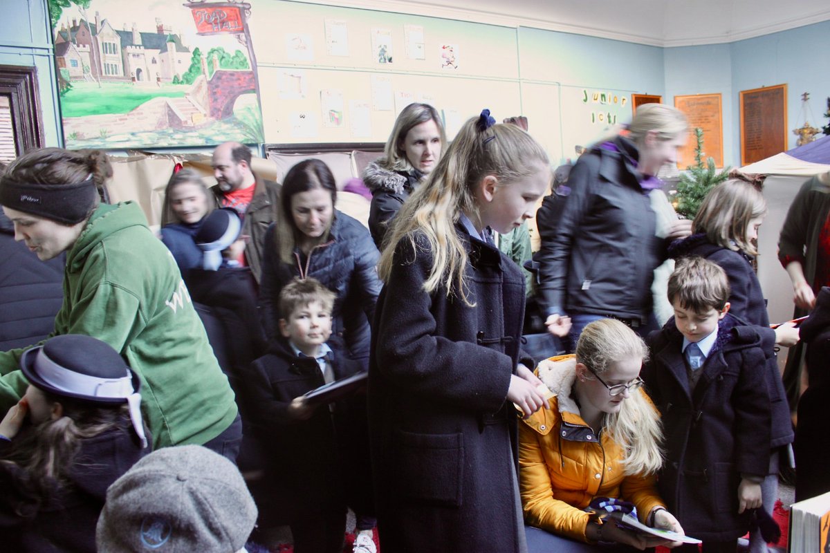 GriffinHouseSch's tweet photo. Our Flourish & Blotts bookshop was so busy this afternoon. So many golden tickets being exchanged. Thank you to the magical people who made it happen. #GHSBookWeek #GHSOpportunities https://t.co/qnqb4edGoQ