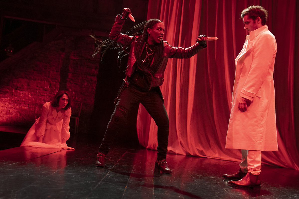 InJoyEntertains's tweet photo. Check out my double feature on Dracula & Frankenstein in repertory at @classicstage on StageBiz: https://t.co/DIXOMeCtDS
#katehamill #DRACULA #tristanbernays #frankenstein #theatre #reviews #gothic #feminist https://t.co/U4m022ncq7