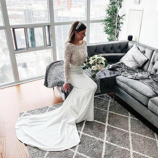 Still dreaming over this beautiful bride ✨💭💕 get in touch with us to plan your bridal party pampering. We offer unique packages for every bride and we have a list of luxury services to choose from
•
•
•
•
•
#bridal #bridalparty #bridalseason #bri… ift.tt/2Tme6i9