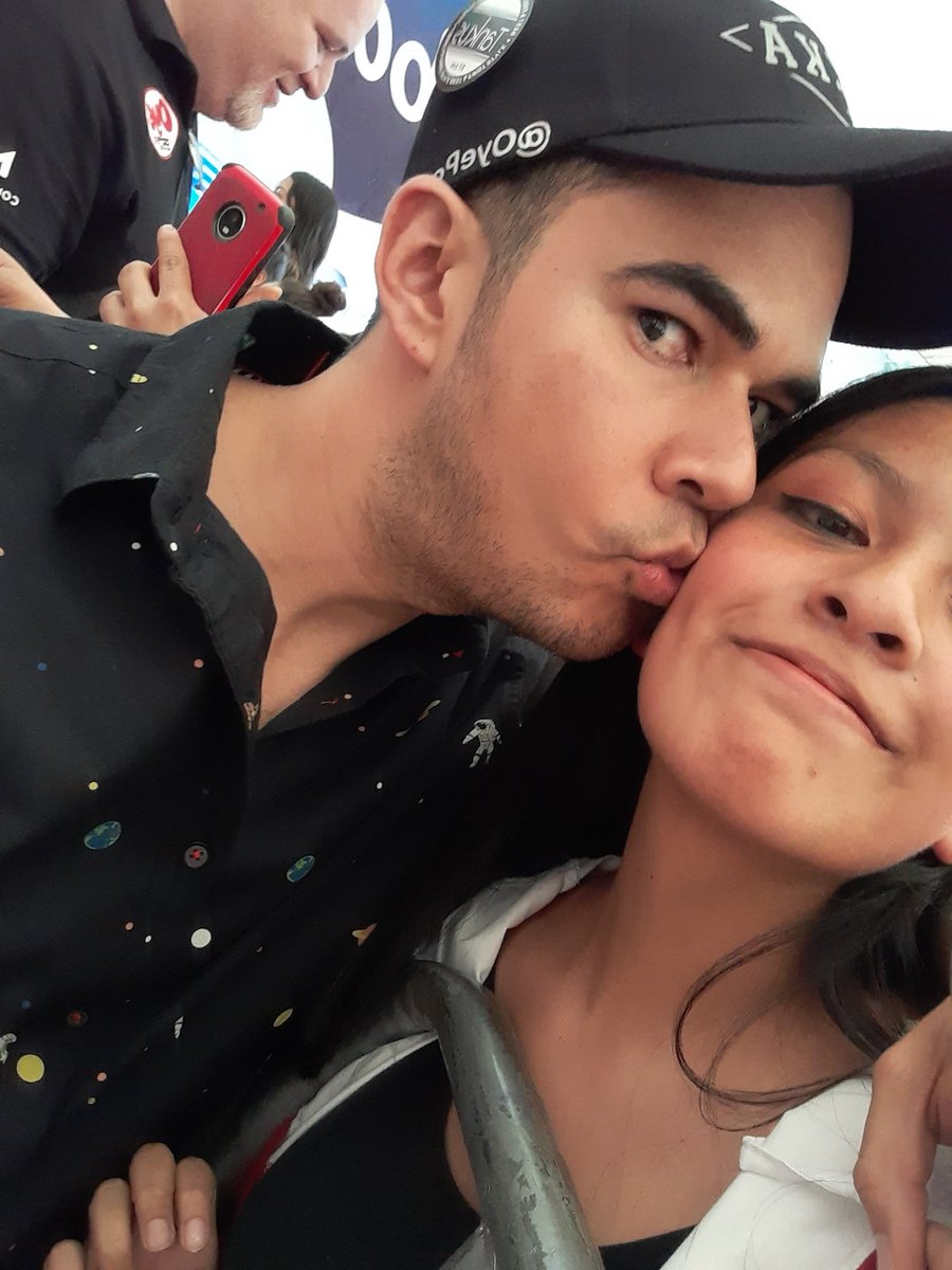 ExaRebeldes's tweet photo. #UnBuenPretextoEs invitarles a que se integren al club #RebeldesDeOye y que la pasen de súper lujo en los eventos de #Oye897FM #EstáPadrísima #UnBuenPretextoEs ir a besuquearse a @OyePonchoYezka 🤣🤗🤩🤩 aquí la prueba con las #RBLDs https://t.co/DUAeZB5iw2