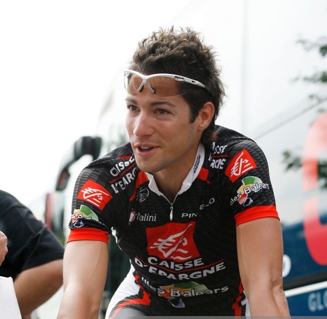 Movistar_Team's tweet image. Tuvimos el privilegio de contar contigo durante cuatro años y admiramos tu trabajo como director rival, pero por encima de todo, tu carácter afable y trato exquisito. Descansa en paz, querido Nicolas Portal. Un fuerte abrazo para tu familia, amigos y para todo el @TeamINEOS.