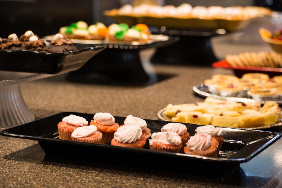 marketsmokehous's tweet photo. Dining at the Market  Buffet is more than just about GREAT DESSERTS! Although icing makes everything better :) https://t.co/Az3suBgZJv