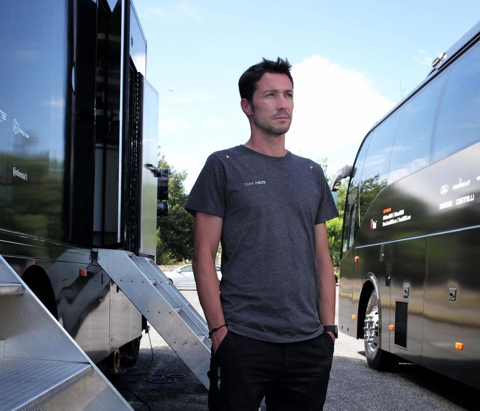 Movistar_Team's tweet image. Tuvimos el privilegio de contar contigo durante cuatro años y admiramos tu trabajo como director rival, pero por encima de todo, tu carácter afable y trato exquisito. Descansa en paz, querido Nicolas Portal. Un fuerte abrazo para tu familia, amigos y para todo el @TeamINEOS.