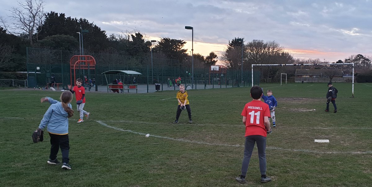 CrushersKent's tweet photo. Were back!!!!! What a great 1st session 👏👏 So many have remembered loads 👌⚾️ Great numbers for 1st session - Come join the Crushers..... https://t.co/BYjCFAWtfd