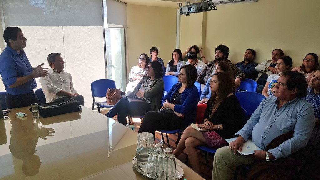mmabiobio's tweet photo. Seremi @DelannaysMario encabeza reunión con equipos de comunicaciones y de medio ambiente de los 10 municipios que son parte del PPDA del Gran Concepción. Nos seguimos preparando para inicio de la gestión de episodios críticos, que parte el 1 de abril. #VamosBiobío https://t.co/NIy8fW0njl
