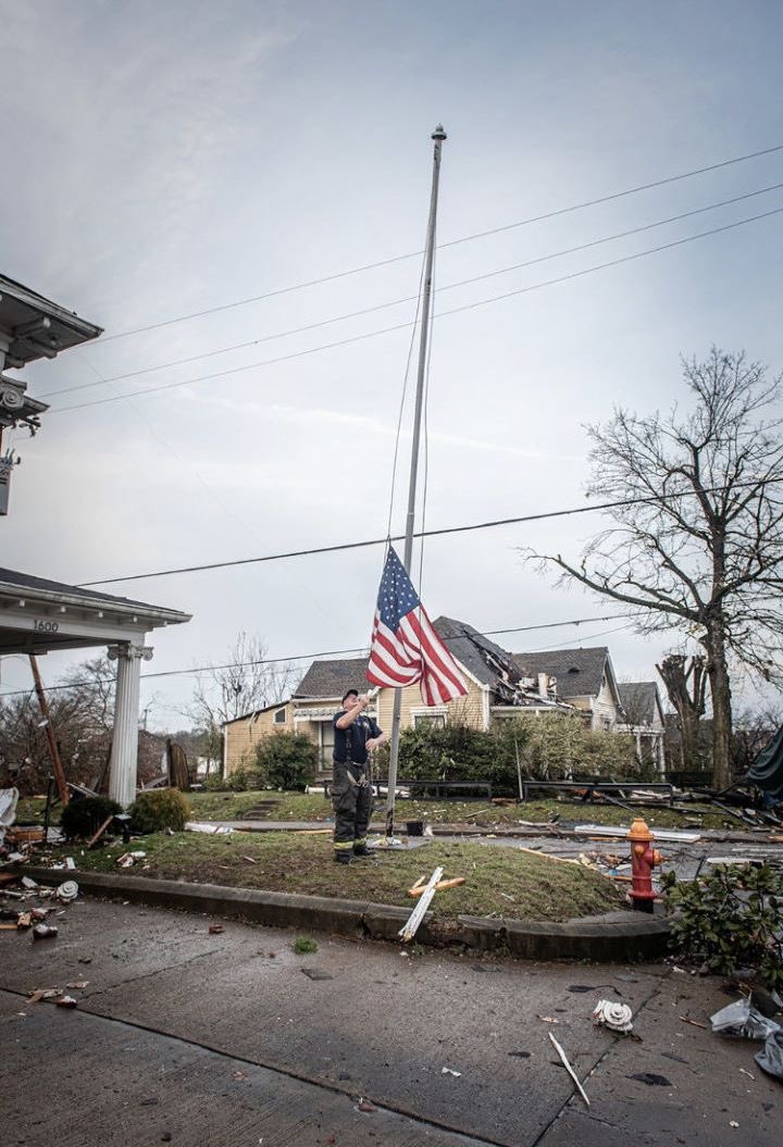 alecia_colwell's tweet photo. We will always rise ❤️ #TNStrong #PrayForMiddleTN https://t.co/LjdluH2fUv
