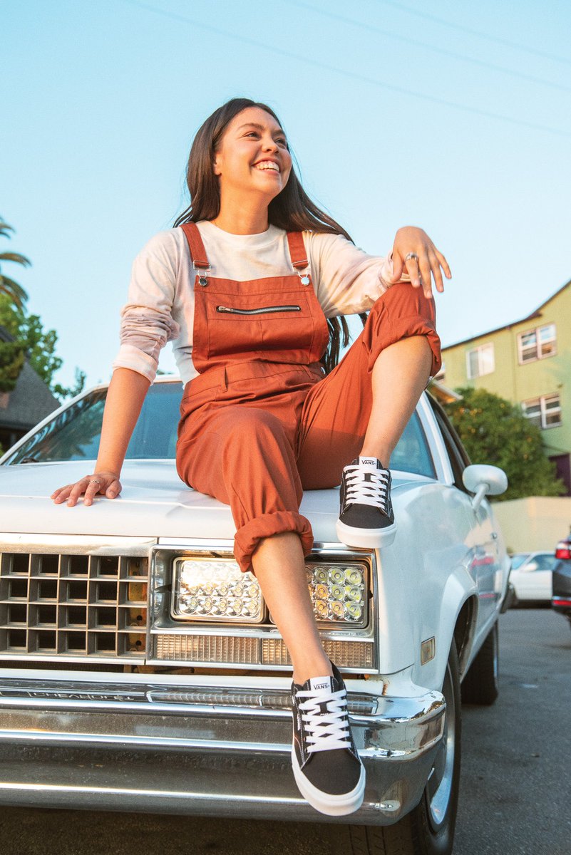 Modell's tweet media