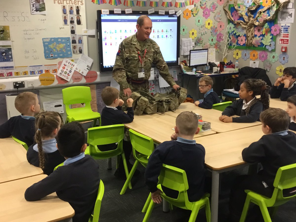 RachelMteacher's tweet photo. Today pupils @RScottPrimary heard all about life as a soldier!  They were totally engaged and very curious! @armyjobs @CareersWeek https://t.co/0Uu67bZGGf