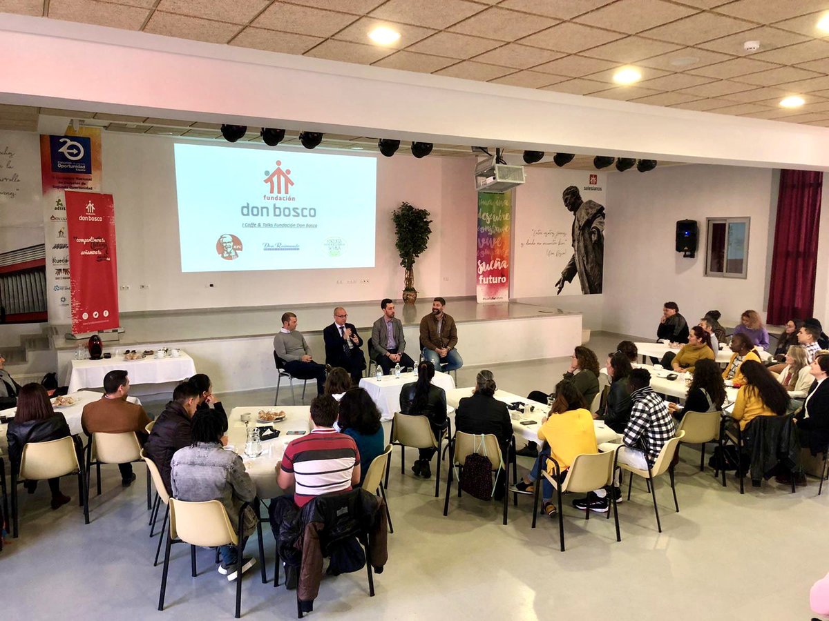 funddonbosco's tweet photo. ¿Qué dirías si te propongo tomarte un café con 3 responsables de grandes empresas?🤔
¿Y si estás buscando trabajo🕵🏼♀... y te van a dar algunas ideas para conseguir una oportunidad...🗣?
#Hoy en @funddonbosco Sevilla #CoffeandTalks con @ESH_Sevilla @grupodraimundo @KFC_ES👏🏾 https://t.co/MttXnjAU57