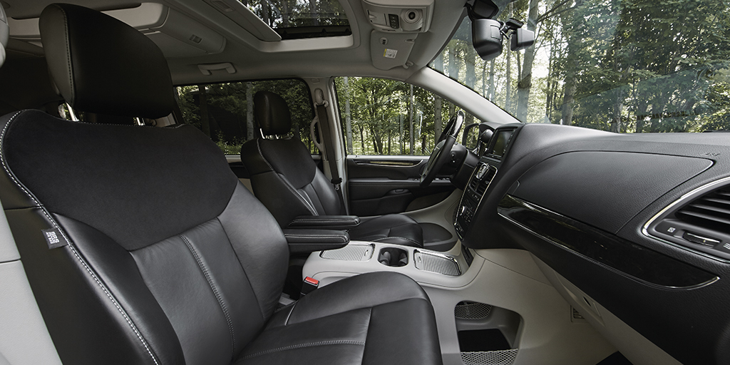 Sabemos que el espacio es importante, por eso te ofrecemos la mejor opción. Chrysler Town &amp; Country