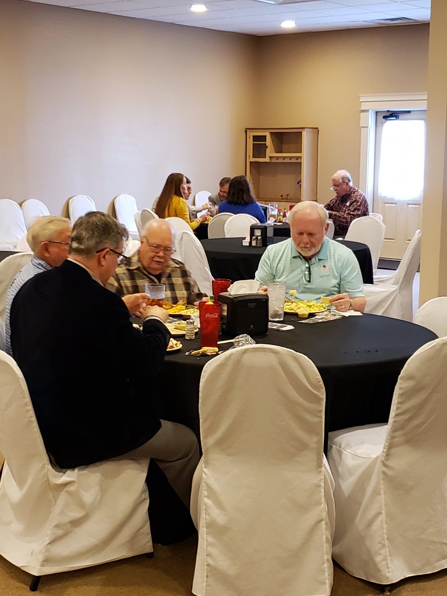 WCCDualEnroll's tweet photo. It was my pleasure to share all of the exciting things happening with WCC dual enrollment with Ozark Rotarians. A special thank you to Mr. Charlie Harper for asking me to present on today's program.  @WCCDualEnroll @wccdothan https://t.co/Je9y4ErJwJ