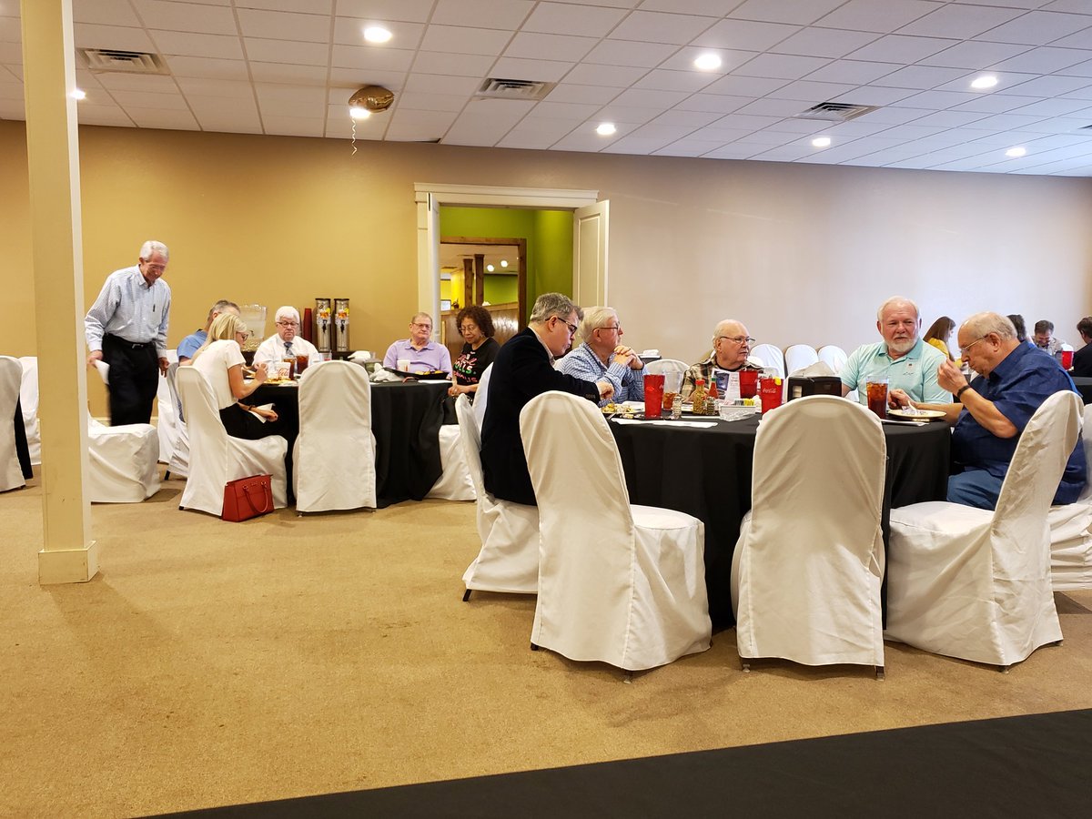 WCCDualEnroll's tweet photo. It was my pleasure to share all of the exciting things happening with WCC dual enrollment with Ozark Rotarians. A special thank you to Mr. Charlie Harper for asking me to present on today's program.  @WCCDualEnroll @wccdothan https://t.co/Je9y4ErJwJ