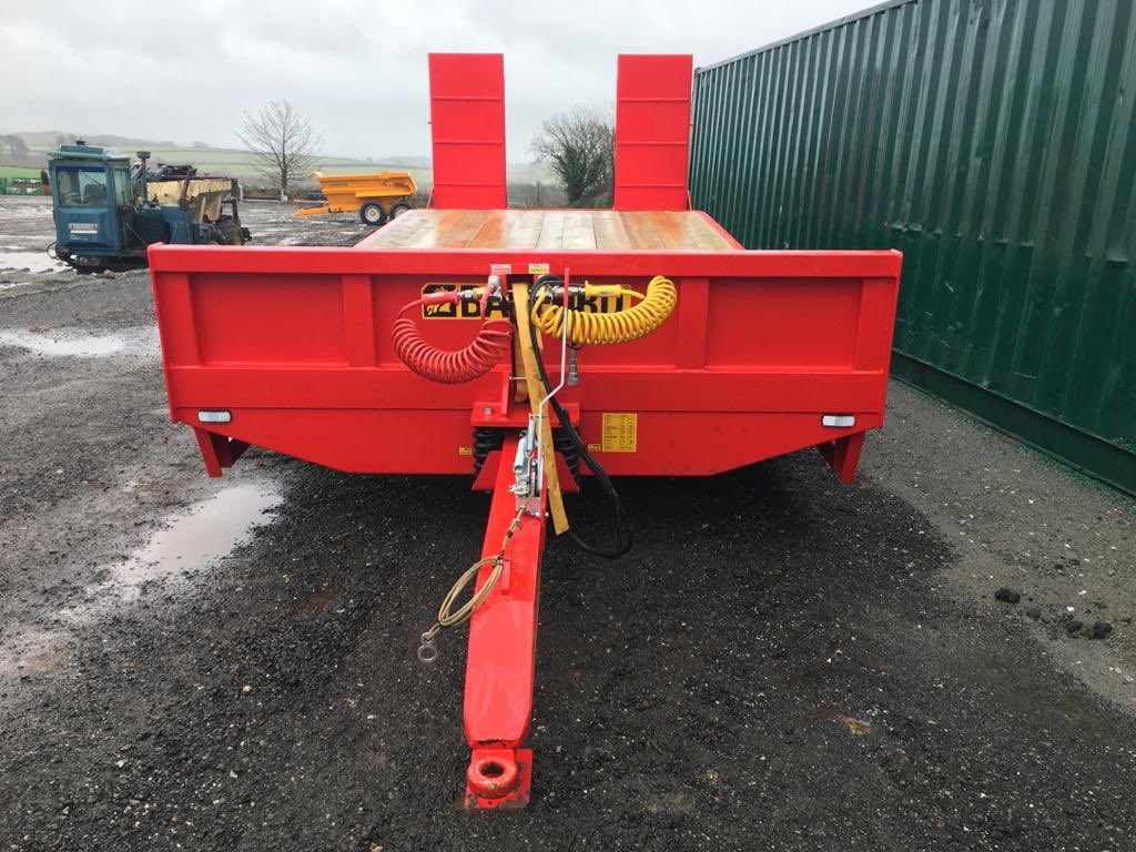 whbond's tweet photo. NEW! 2020 Barford L22 Plant Trailer,
19 Tonne, 23ft, Tandem 10 Stud Axles, Air & Hydraulic Brakes & Manual Ramps. ยฃ12,500 + VAT #maindealer #equipmentsales https://t.co/m6ngoOrMAK