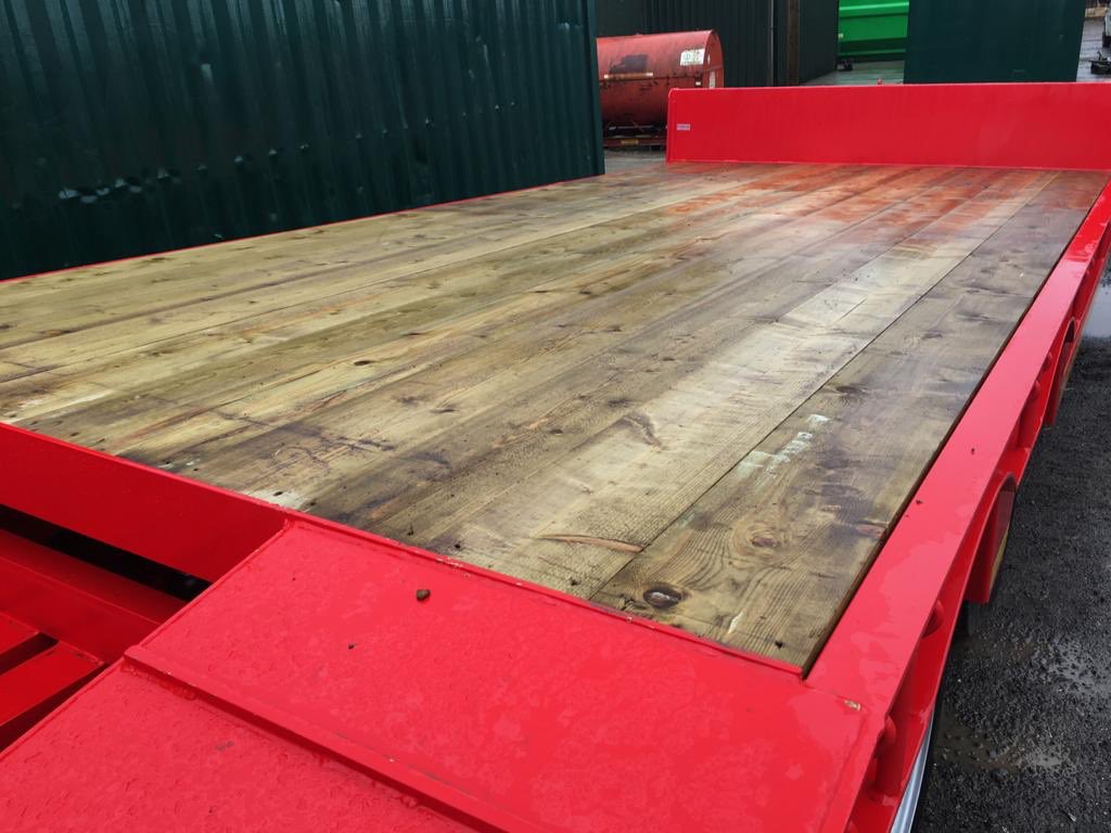 whbond's tweet photo. NEW! 2020 Barford L22 Plant Trailer,
19 Tonne, 23ft, Tandem 10 Stud Axles, Air & Hydraulic Brakes & Manual Ramps. ยฃ12,500 + VAT #maindealer #equipmentsales https://t.co/m6ngoOrMAK