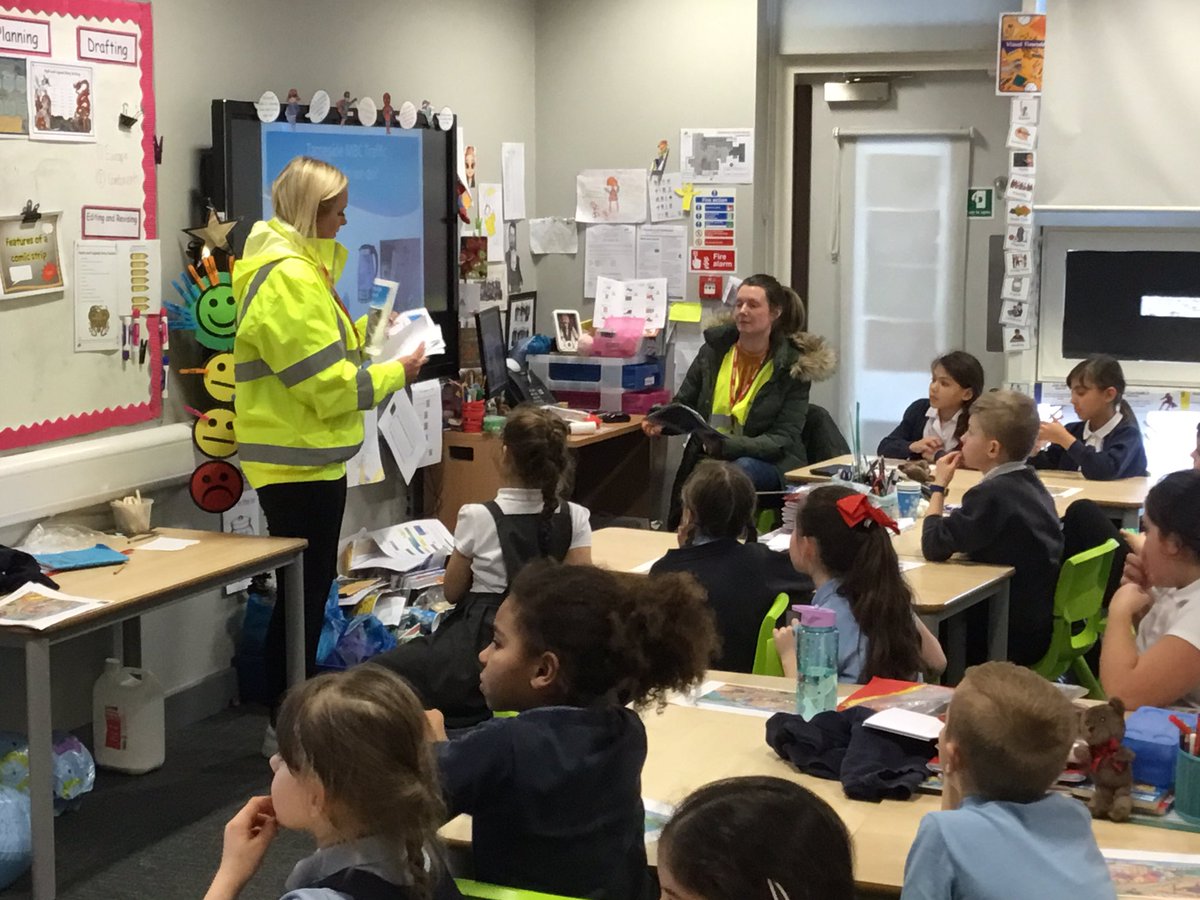 RachelMteacher's tweet photo. Pupils @RScottPrimary learnt all about how TMBC engineers help to make our local roads safe @tmbc_places @CareersWeek https://t.co/1AGXsrdgXq