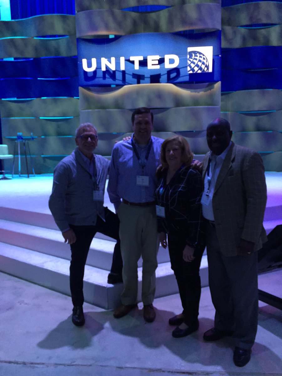 jefflatt1's tweet photo. IAD represents at Focus 20/20! @OmarIdris707 @BUZZBEAA #weareunited @wingualker https://t.co/HrXY1Y1Xq2