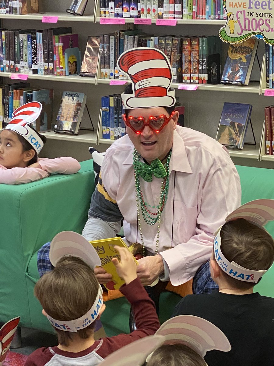 Mr. Ascione reads Wacky Wednesday to RH Lee students. #ReadAcrossAmericaDay #AACPSAwesome