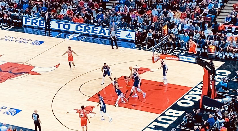 _kamilaandrea's tweet photo. Bull’s Game 🏀🔥 #MJ #Legend23 https://t.co/2ttr9Pn7dx