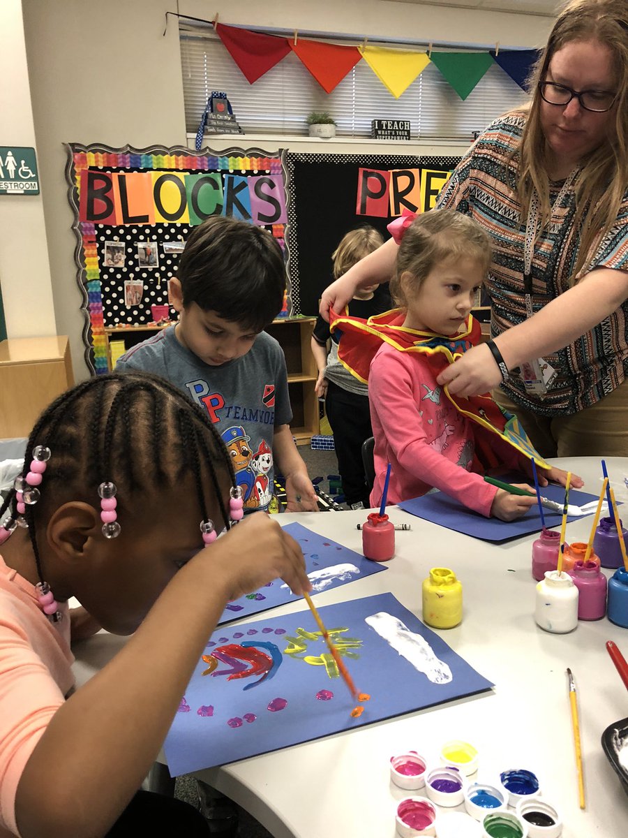 christywarren12's tweet photo. PreK painted a weather picture today using puff paint. #misdproud #mpempower https://t.co/mN4IeirLTr