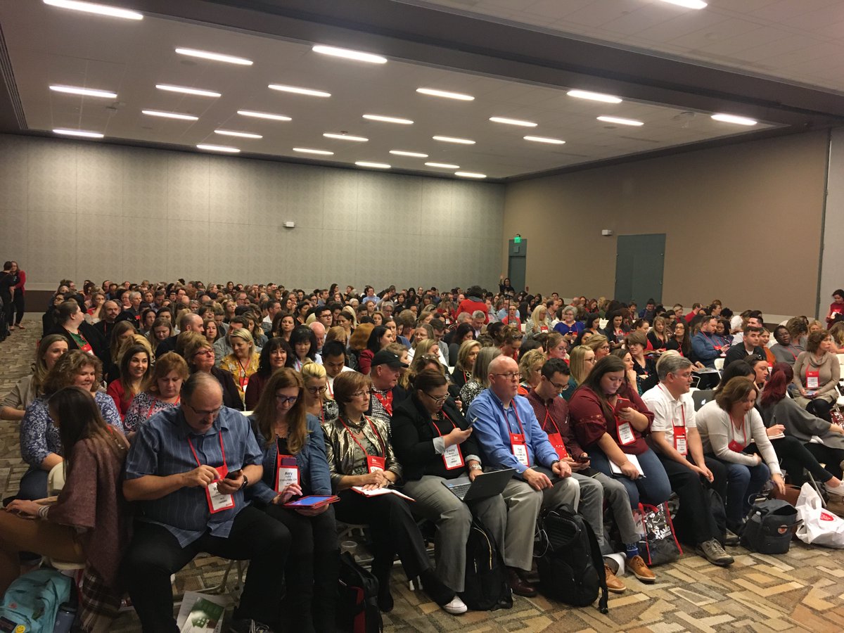 RealCommissions's tweet photo. We attended the 2020 KW Family Reunion in Dallas this year and was able to speak in one of the many educational classes during the conference. Also, Nicki from TX was our KW Scavenger Hunt winner and won our four Maine Lobster Dinner where we ship the 4 lobsters to her house! https://t.co/LWziLis48x