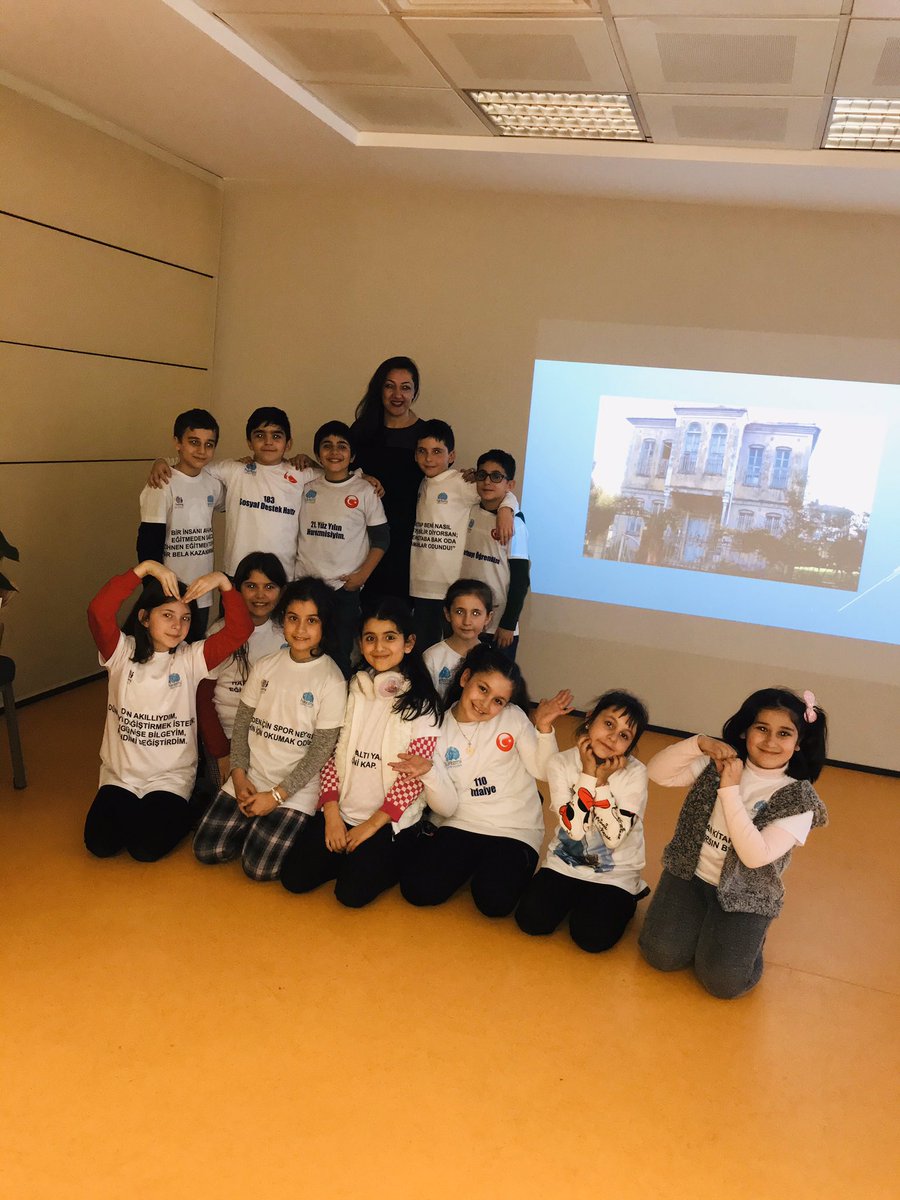 Geçtiğimiz hafta Cuma günü <a href="/InonuAvc/">İnönü İlkokulu Harezmi Avcılar</a> sınıfı olarak Masal Terapisi etkinliği için Yazar Zehra Emre’nin güzel paylaşımlarıyla,kitap okuma ve hayallerimiz üzerine sohbet ve eğlenceli bir eğitim yapıldı <a href="/istanbulilmem/">İstanbul İl Millî Eğitim Müdürlüğü</a> <a href="/Avcilarilcemem/">Avcılar İlçe Millî Eğitim Müdürlüğü</a> @bbaris_yildiz <a href="/harezmimodeli/">Harezmi Eğitim Modeli</a> <a href="/aybalam3634/">Filiz Yıldız</a>