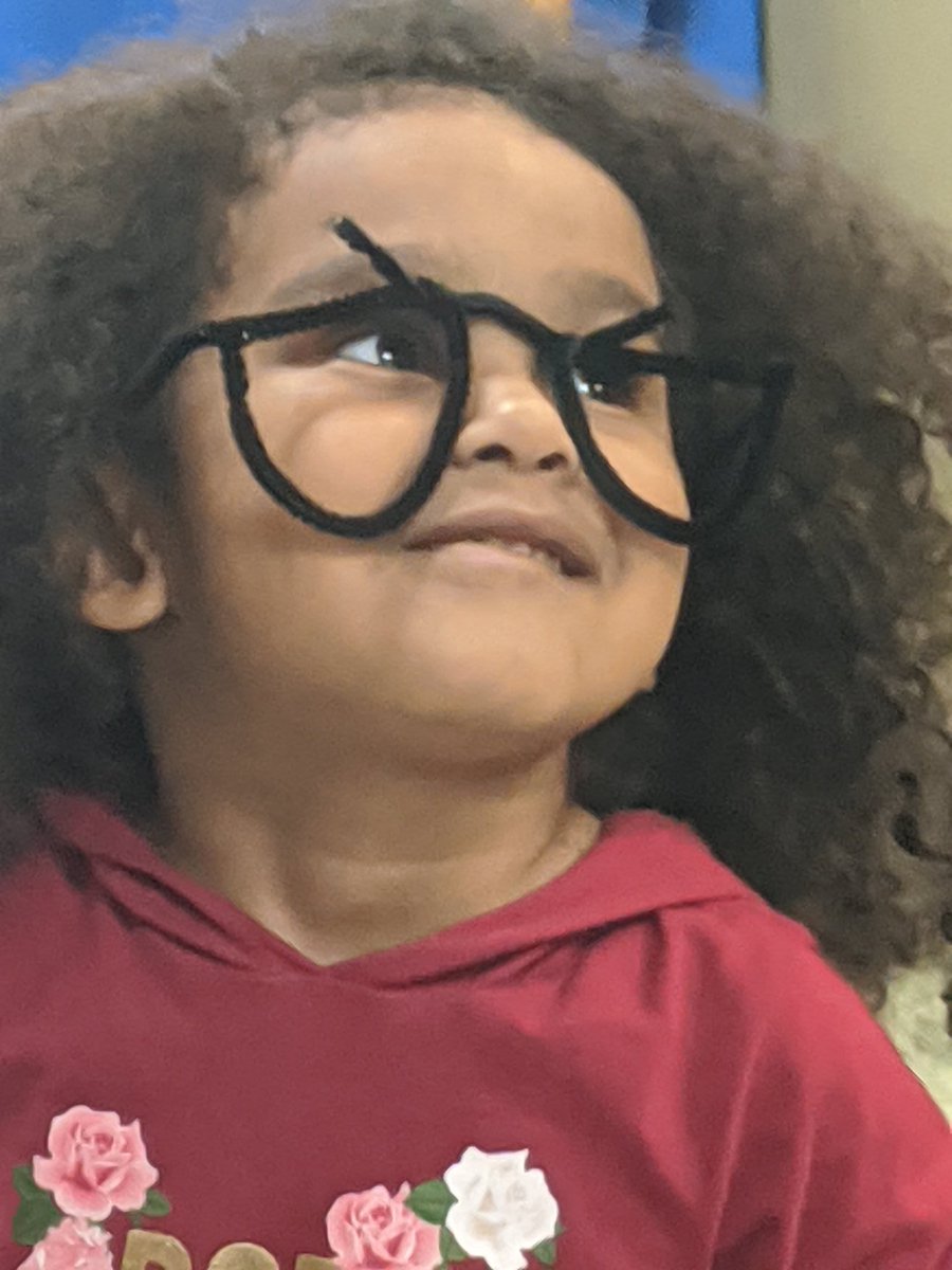 3LakesLibrary's tweet photo. @3LakesLibrary LitCon 2020. Showing off Harry Potter glasses! https://t.co/koTc4xDdv3
