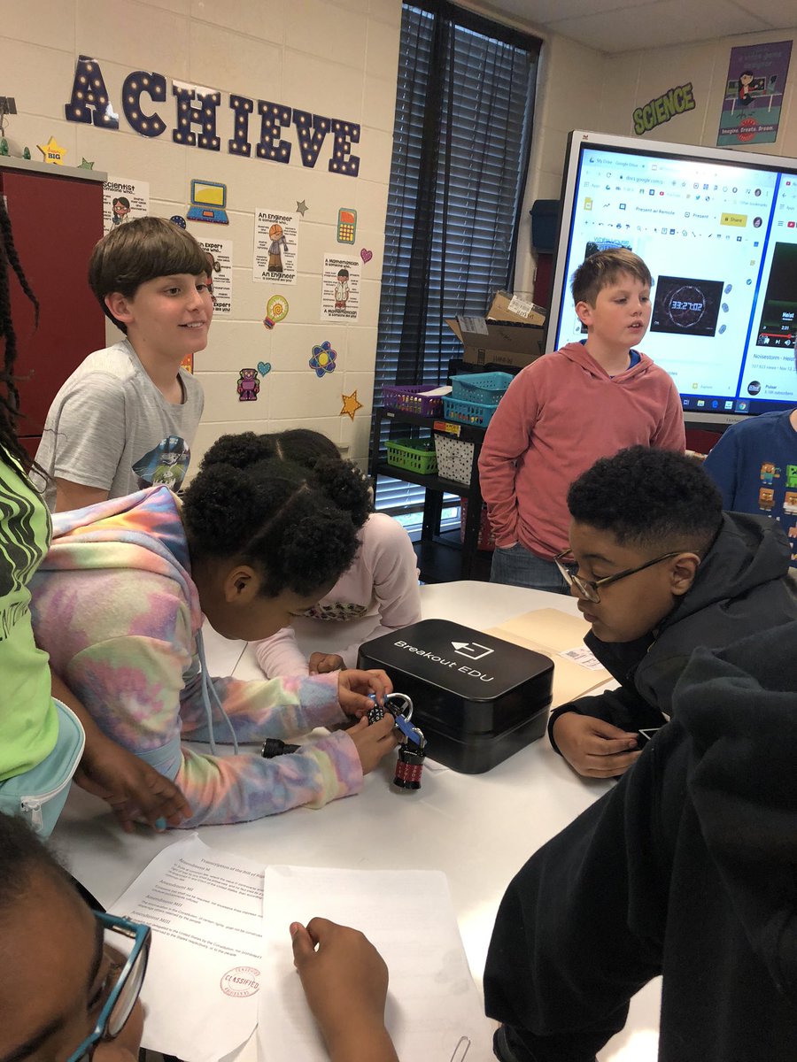 BrandiBmcdaniel's tweet photo. Fifth graders @BBCMES are working hard to solve The White House Heist! @TCBOE @jsharbin1 @breakoutEDU #breakoutedu #BBCESSTEAM #LeadingTheWay #TheLightbulbLab https://t.co/SBW04UUkEq