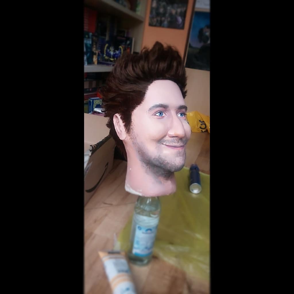 7_Reikii's tweet photo. Endlich darf ich ihn posten! Simonkopf/Minimon/Monkopf in Progress xD
@Bimon
@TheRocketBeans
#simonkrätschmer #rbtv #moinmoin #simonkopf #budikopf #selfmade #artist #bohnenliebe #rocketbeanstv #rocketbeans #love #minimon #♥️ #clay #papermache #sculpture #art #doppelganger https://t.co/8ZxBVnXQZM