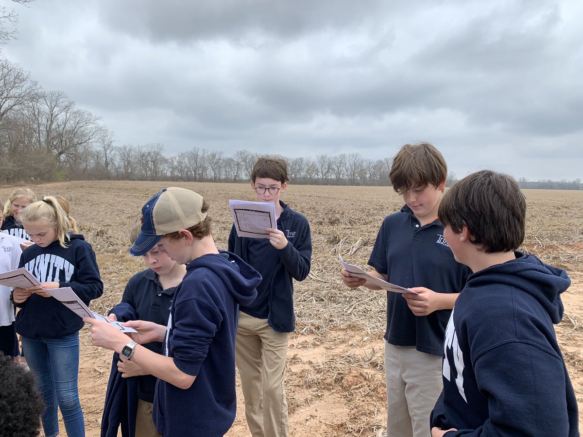 CoffinMargaret's tweet photo. Seventh graders are thinking like historians, sourcing and close reading primary source documents #TrinityExplores https://t.co/7RHfnyMNoB